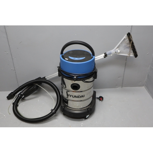 379 - Hyundai Carpet Washer Wet and Dry Vacuum