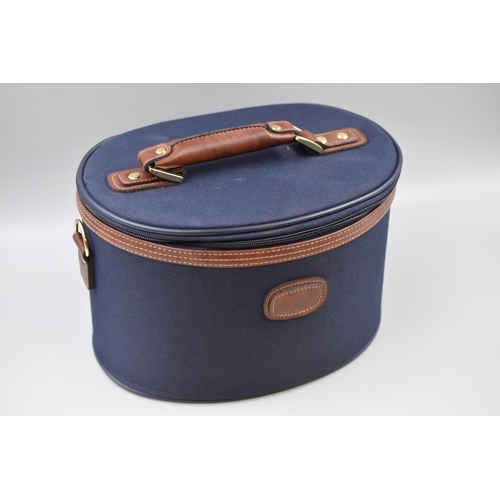 621 - Marks and Spencers Traveller Vanity Case (As New)