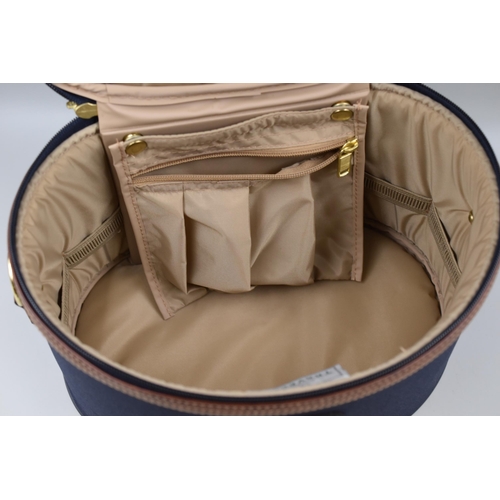 621 - Marks and Spencers Traveller Vanity Case (As New)