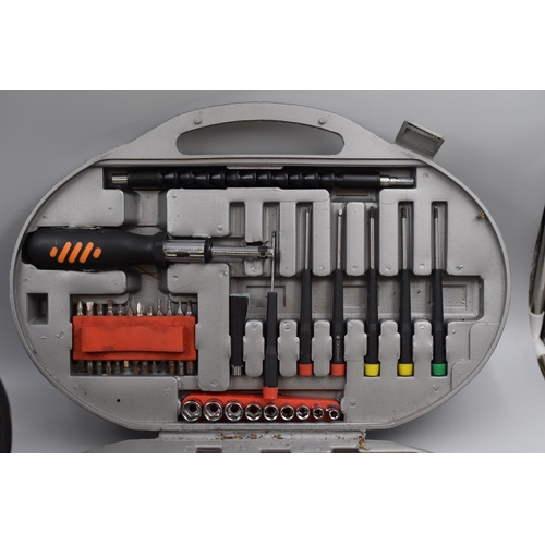 601 - Cased Screwdriver Set and a Masterplug Workpower 25mtr Extension Lead