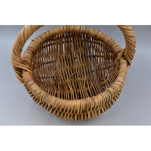 606 - A Wicker Egg Basket, Approx 14