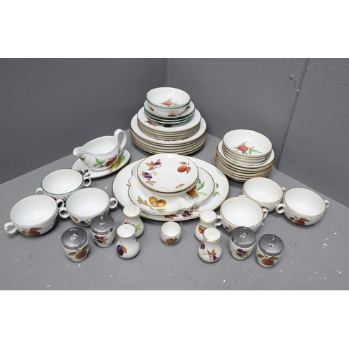 322 - A Royal Worcester Forty-Six Piece Evesham and Evesham Vale Dinner Service. Includes Dinner Plates, S... 