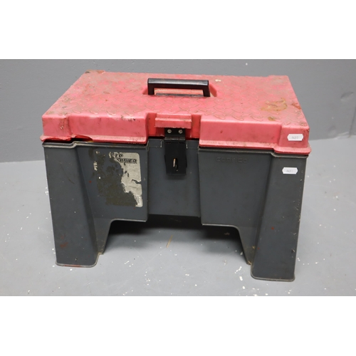 543 - Tool Box Containing Decorators Accessories and Tools