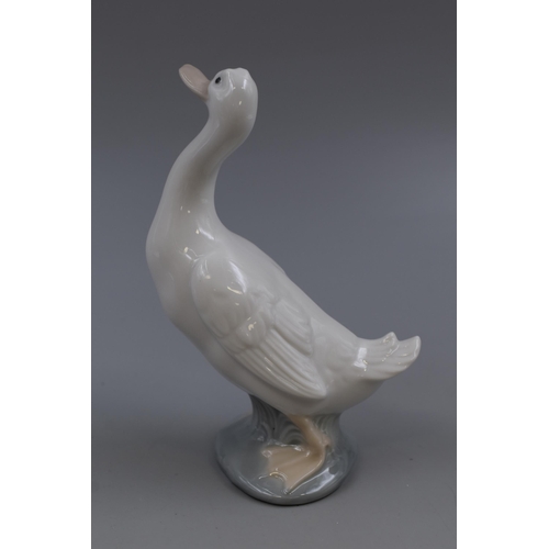 267 - NAO By LLadro ' Optinistic Duck' ( Patito Optimista ) Model No 00245, Lovely Porcelain Piece , appro... 