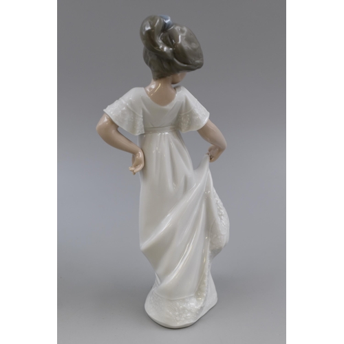 276 - NAO by LLadro Porcelain Figurine ' How Pretty ' ( Camison Con Vuelo ) Figure Depicting 'Girl Holding... 