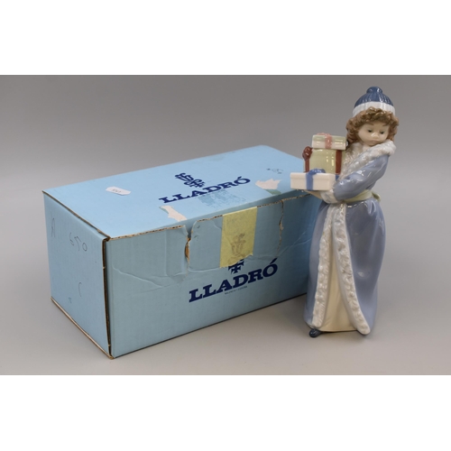 279 - NAO By LLadro Retired Porcelain Figurine 'Christmas Times' Model No 484, appro 23cm in Height, ... 