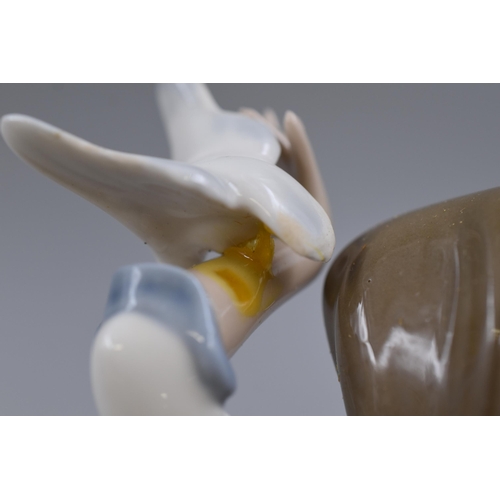 280 - NAO By LLadro Rare ' Fluttering Pigeons' Porcelain Figurine A/F ( Nina Con Revuelo De Palomas ) Mode... 