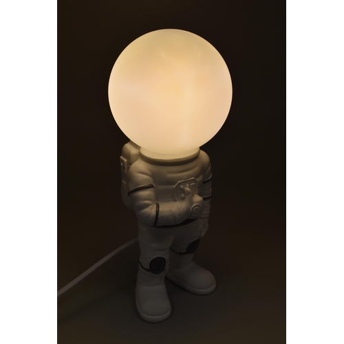 307 - Brand New Cool Led Spaceman Lamp 12