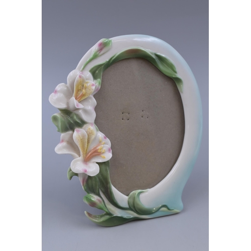 211 - A Franz Porcelain Lily of The Incas Photo Frame (FZ00319), Approx 7