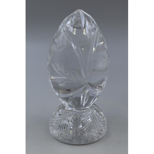 212 - Solid Cut Crystal Egg Paperweight with Solid Cut Crystal Display Base approx 6.5