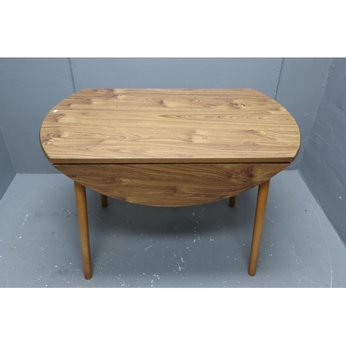 456 - A Retro Dinette Drop Leaf Dining Table, With Set of Four Spindle Backed Chairs. Table is Approx 41.5... 