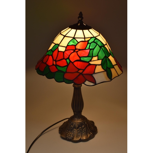 339 - Decorative Tiffany Style Bronze Effect Leaded Glass Table lamp working when tested 18