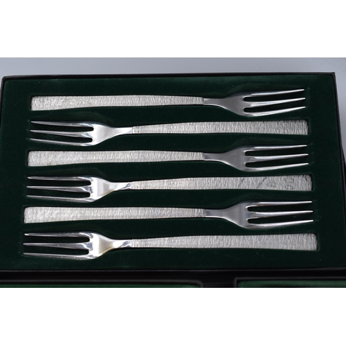 350 - Five Boxed Sets of Viners Cutlery (6 Per set)