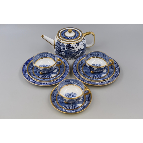 362 - Antique 19th Century Unmarked Davenport Styled Blue & White, Two Desert Plates, Three Saucers, T... 