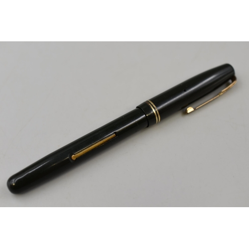 257 - A Vintage Waterman's Fountain Pen With 14ct Gold Nib