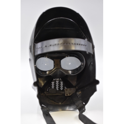 134 - Star Wars Darth Vader Interactive Face Mask (Powers On)