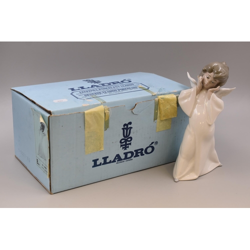 269 - LLadro Mime Angel Porcelain Figurine ( Angel Mimico ) Model No 4.959 approx 8