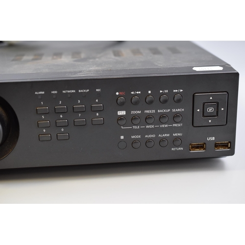 494 - Samsung SRD 830D digital video recorder for CCTV system, powers on when tested