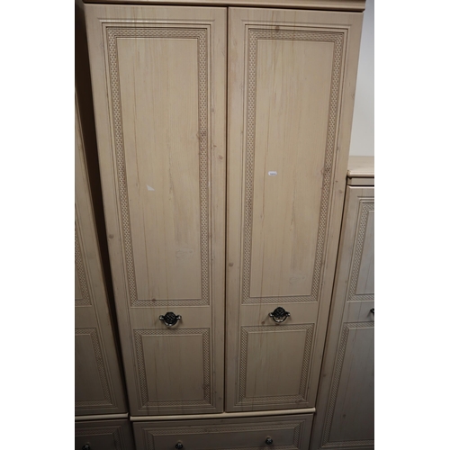 554 - An Alston Furniture Oyster Bay Two Drawer Wardrobe Unit, Approx 30