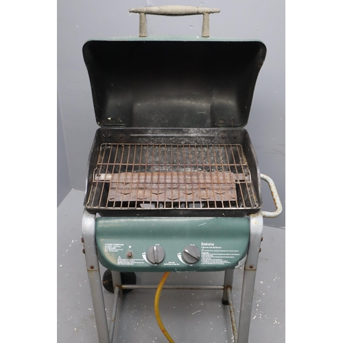 599 - A Dakota 2 Burner Gas Barbecue, Approx 40