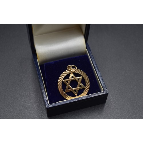 40 - A Hallmarked 9ct (375) London Gold Star of David Pendant, Approx 2.5cm Diameter