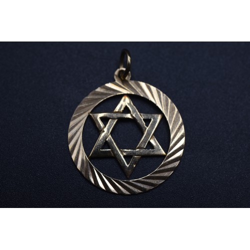 40 - A Hallmarked 9ct (375) London Gold Star of David Pendant, Approx 2.5cm Diameter