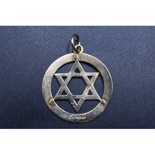 40 - A Hallmarked 9ct (375) London Gold Star of David Pendant, Approx 2.5cm Diameter