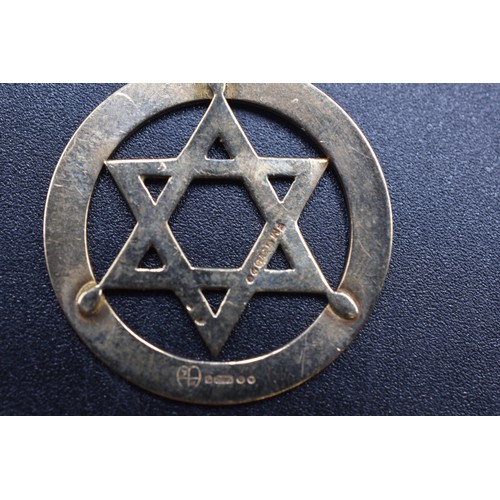 40 - A Hallmarked 9ct (375) London Gold Star of David Pendant, Approx 2.5cm Diameter