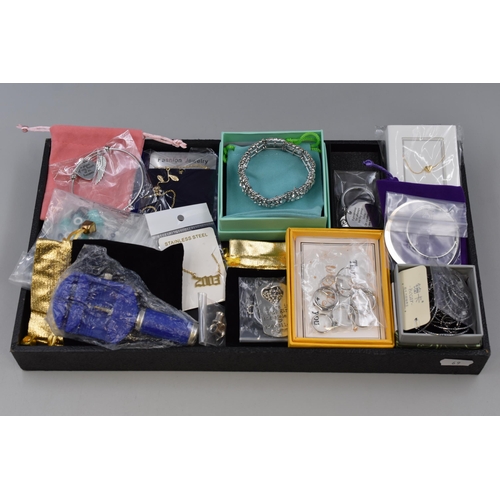 461 - Mixed Tray of Brand new Jewellery items to include Bracelets, Necklaces & Earrings, Keyring and ... 