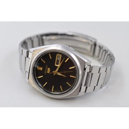 154 - Seiko 5 Automatic 1982 (7009-876a) Day / Date Gents Watch with Original Strap (Working)