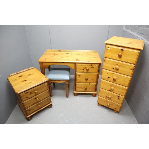 524 - Three piece pine bedroom furniture set, 6 drawer unit (43