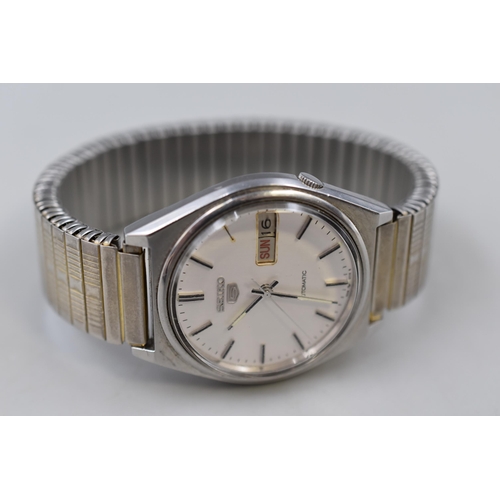 164 - Seiko 5 (7009-3140) Automatic Day / Date Gents Watch with Elasticated Bracelet (Working)