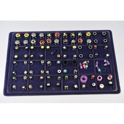 115 - Large Selection of Ear Stretching Piercings to Include Various Different Sizes and Styles. Che Gueva... 