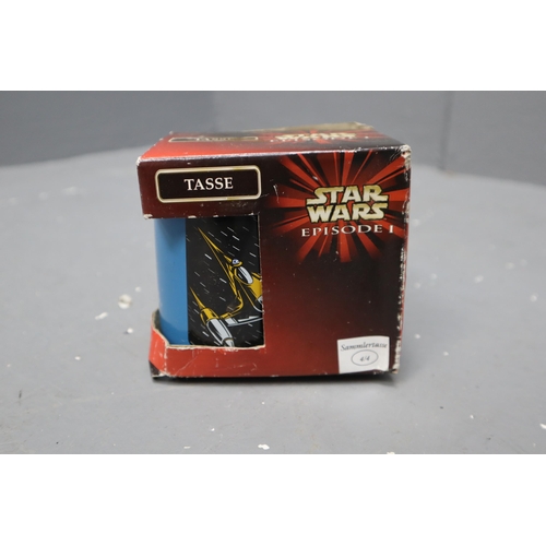 558 - Collection of Vintage Star Wars, Star Trek and Dr Who Items to include Annual, Mugs, Record and Meta... 