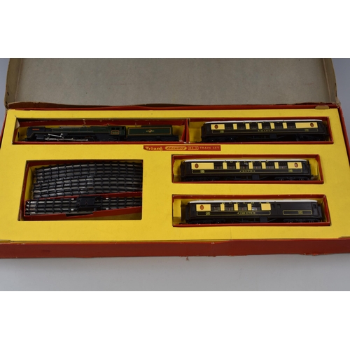 723 - Triang 00 Guage RS.3 Electric Model Train Set in Original Box