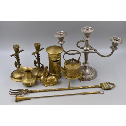 738 - A Selection of Brass and Metal Ware To Include Pair of Nautical Candlesticks, Silver Plated Candlest... 