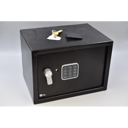 746 - A Yale Safe Metal Personal Safe, Working When Tested