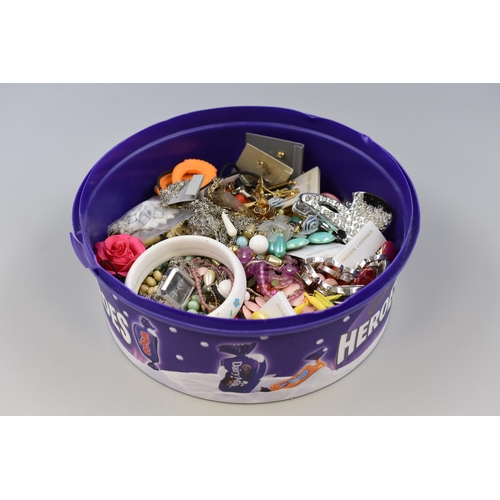 455 - Large selection of Mixed Unsorted Jewellery (1.1kg)