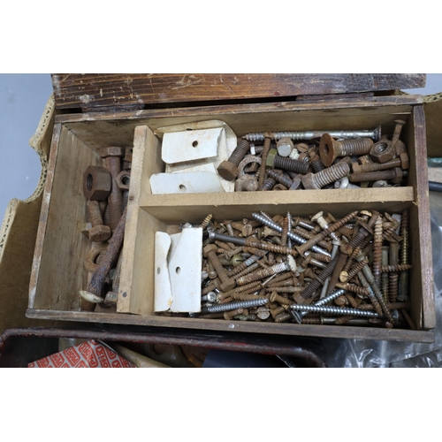 807 - A Large Selection of Unsorted Vintage Tools and Accessories (House Clearance Item)