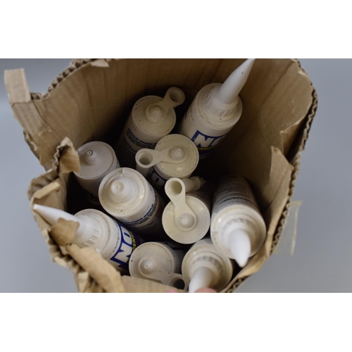 685 - Selection of Decorators Caulk