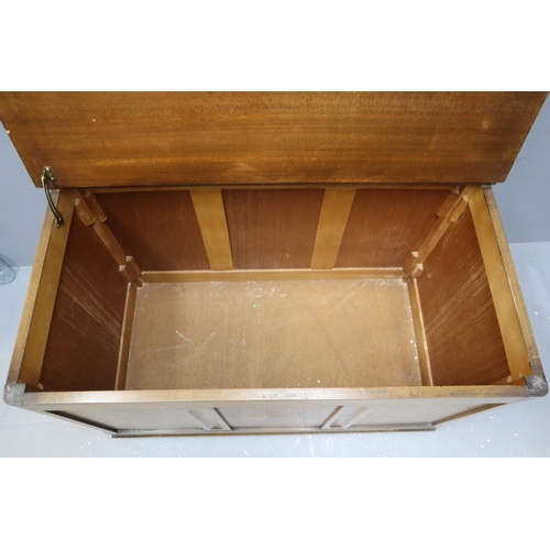 593 - Vintage Light Oak Storage Chest with Hinged Lid (36