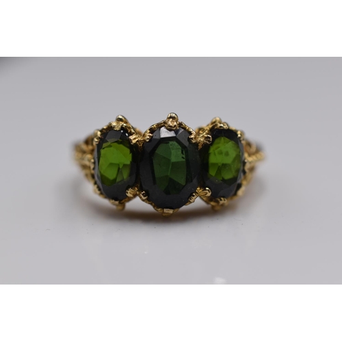 44A - A Hallmarked 9ct (375) Gold Trio Green Stoned Ring, Size P