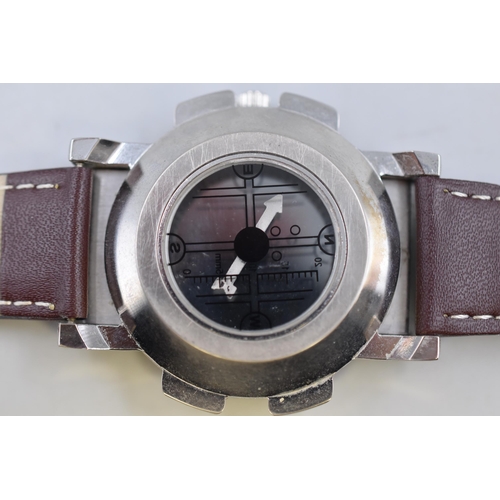 104 - A Reversible Face Neos Compass Watch, Working