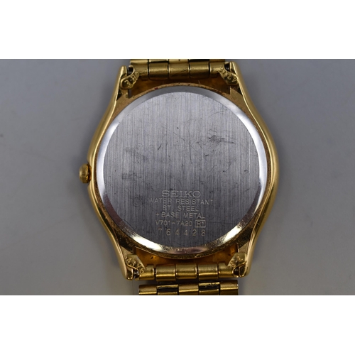 111 - A Gold Tone and Black Dial Seiko Quartz Gents Watch, Working