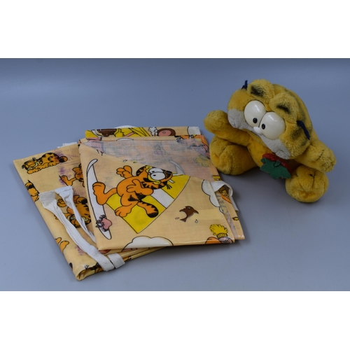 238 - Two Retro 1978 Garfield Aprons (Cotton With PVC Coating), And Garfield Soft Toy