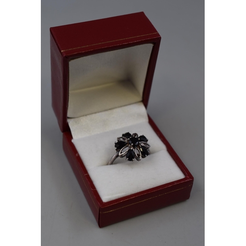 47 - Lovely Silver ( 925 ) Black Stone Flower Design Ring ( Size S.5 ) Complete With Presentatiion Box