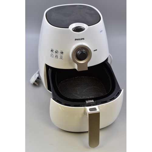 545 - Philips HD9220 Air Fryer (Powers On When Tested)