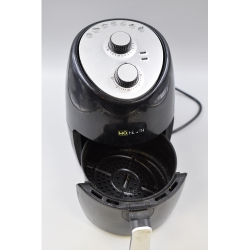 546 - Small Airfryer - Mo Health (Powers on When Tested)