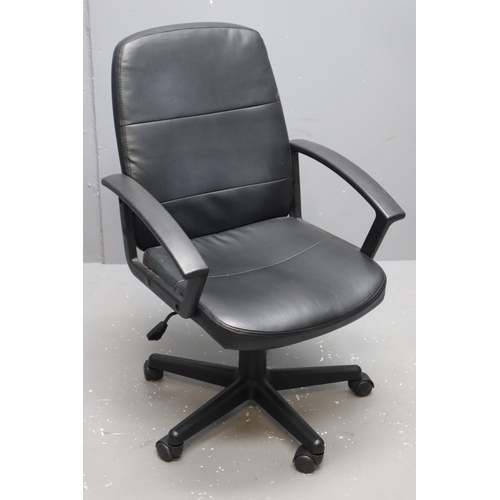 596 - Black office leather swivel chair, adjustable.