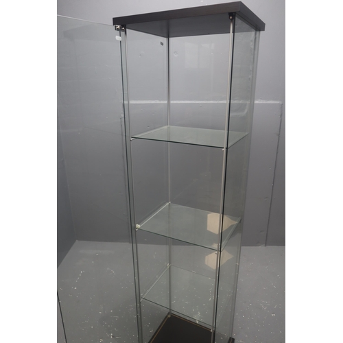 600 - Glass-Door Three Shelved Cabinet